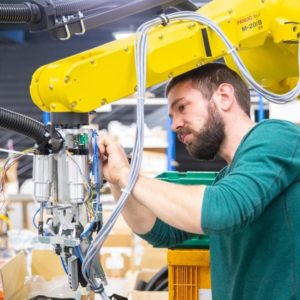 Bras robotique mécanicien Siléane